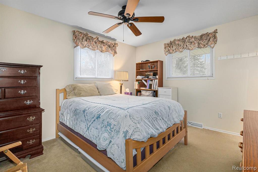 30960 Pear Ridge Farmington Hills, MI 48334 - Photo 22 of 38