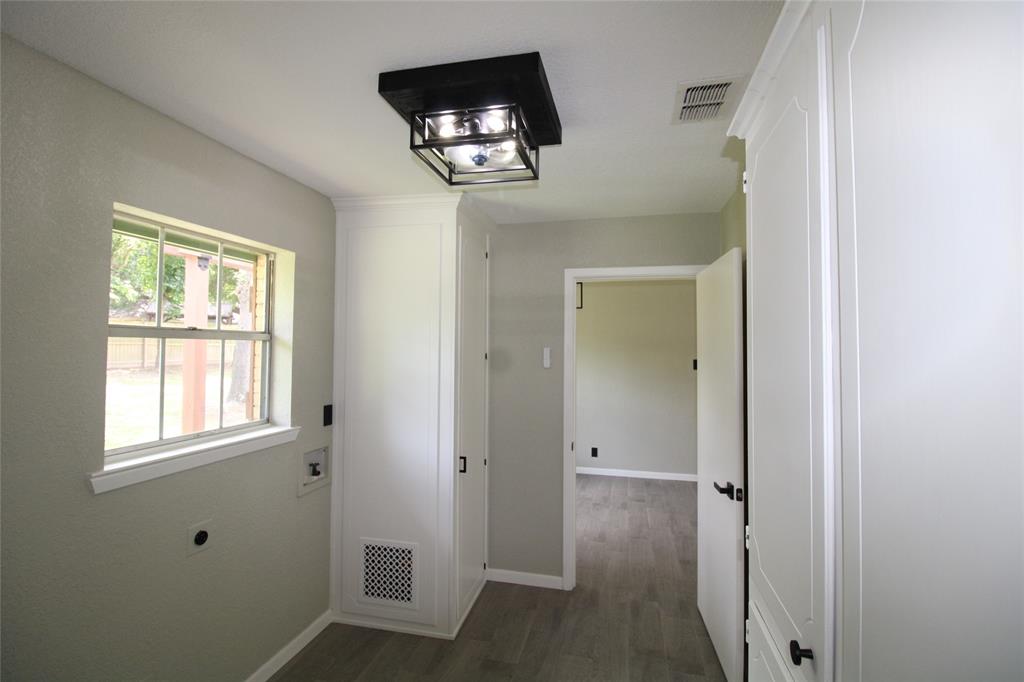 818 East Clinton Avenue Athens, TX 75751 - Photo 13 of 24