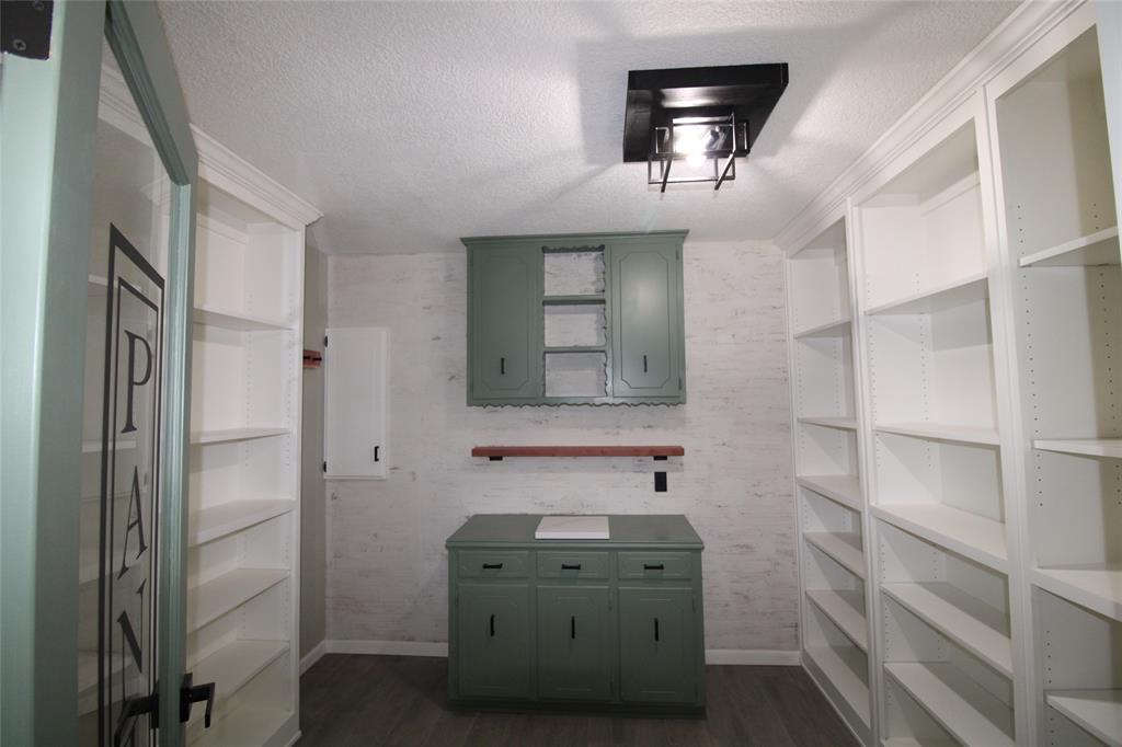 818 East Clinton Avenue Athens, TX 75751 - Photo 10 of 24 a view of an entryway with a stove