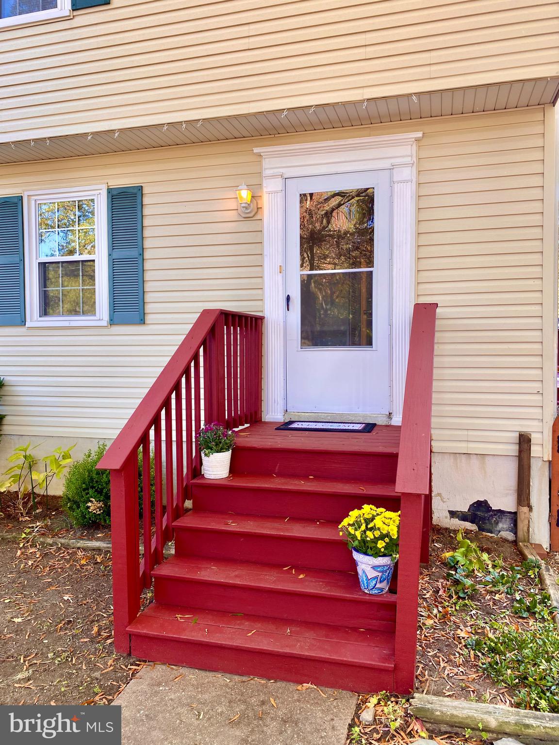 1915 Ridgeville Road Edgewater, MD 21037 - Photo 5 of 48 Storm door