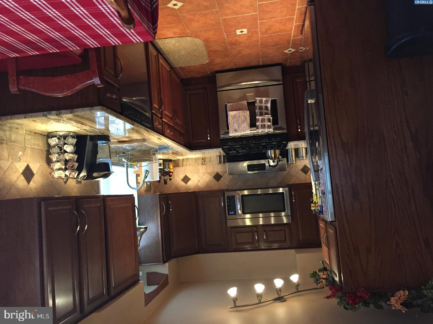 1840 Fox Chase Road Philadelphia, PA 19152 - Photo 6 of 14 Kitchen