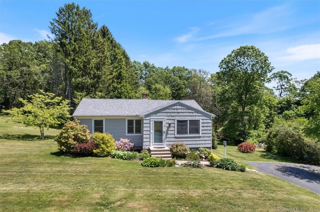 40 Mansfield Road North Haven, CT 06473 - Photo 1 of 1 Front of home