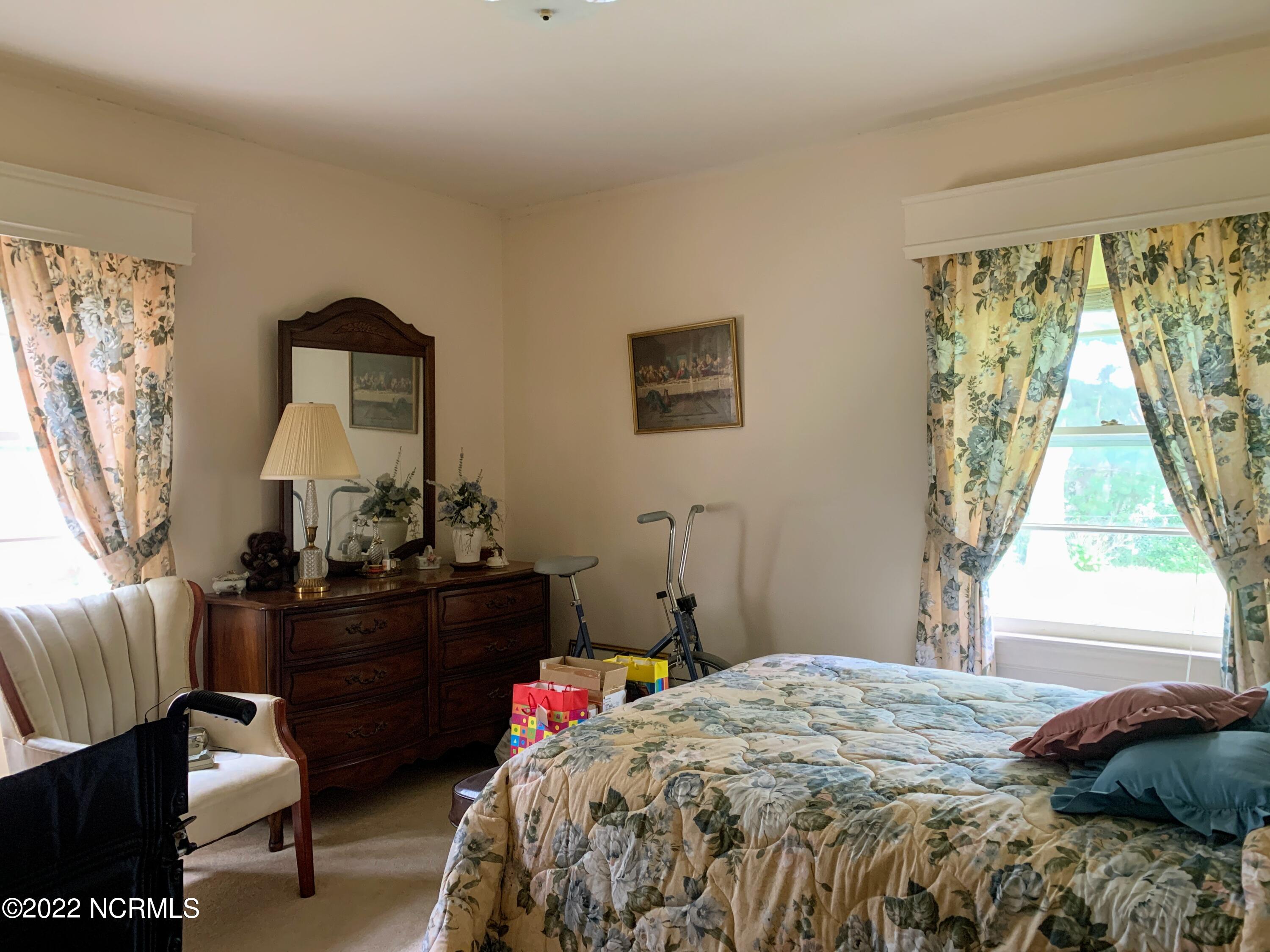 1909 Queens Road Kinston, NC 28501 - Photo 8 of 12 IMG_3057