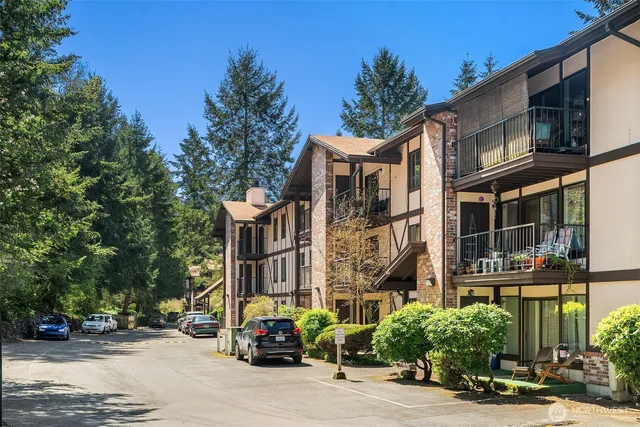 $230,000 | 4501 Grandview Drive West, Unit T105, University Place, WA 98466