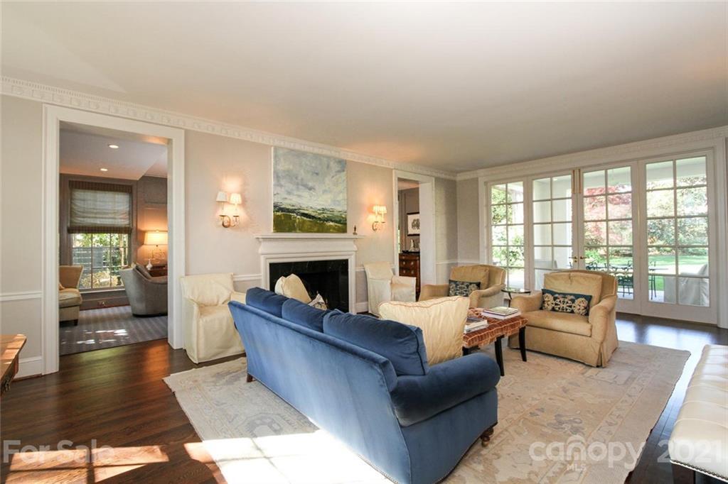 240 Colville Road Charlotte, NC 28207 - Photo 4 of 39 Gallery Image 4