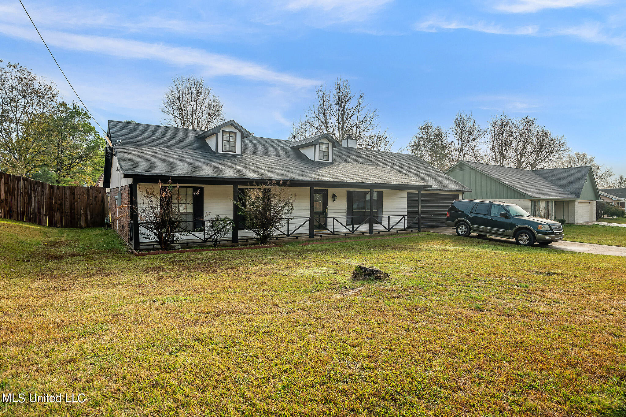5026 Raintree Drive Byram, MS 39272 - Photo 3 of 14 20231201_5026RaintreeDrive-3