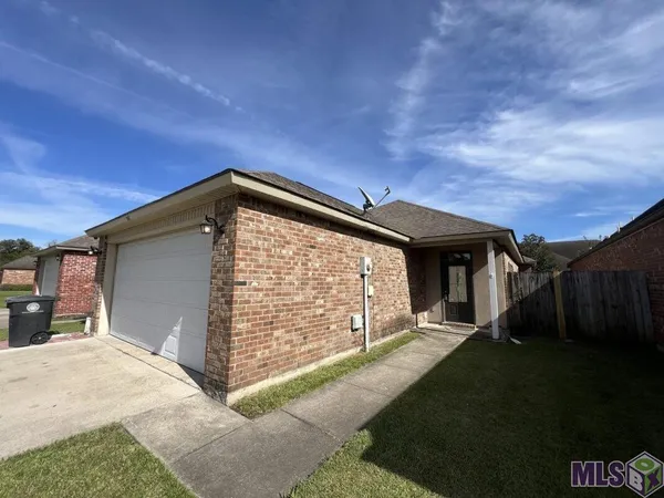$1,700 | 767 Summer Breeze Drive, Baton Rouge, LA 70810