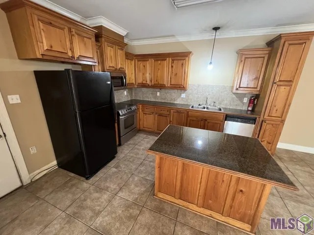 $1,800 | 767 Summer Breeze Drive, Baton Rouge, LA 70810