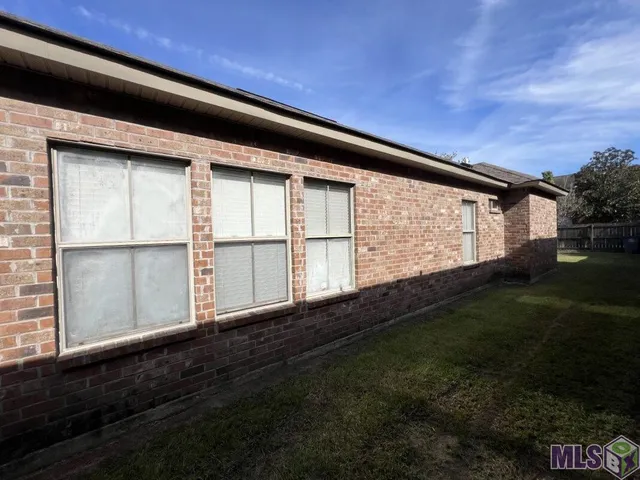 $1,800 | 767 Summer Breeze Drive, Baton Rouge, LA 70810
