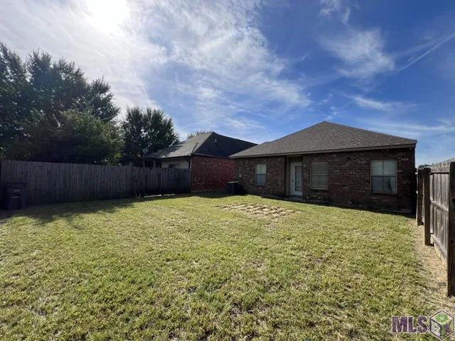 $1,800 | 767 Summer Breeze Drive, Baton Rouge, LA 70810