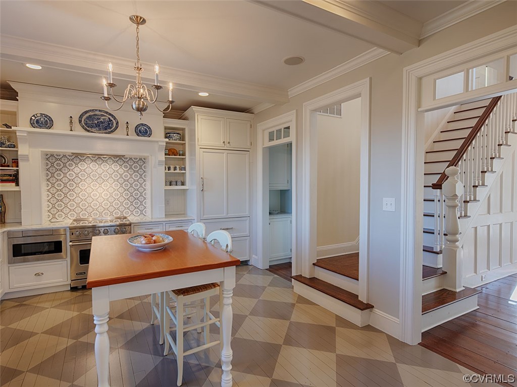 1712 Novum Church Road Reva, VA 22735 - Photo 6 of 40 a room with cabinets and window