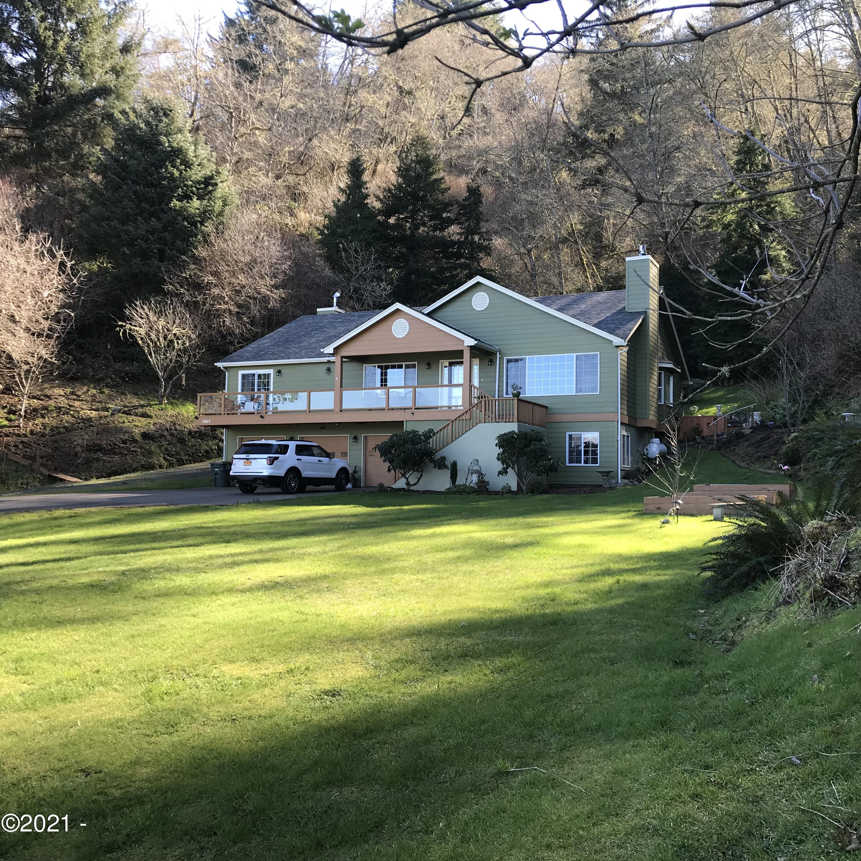 3065 Yaquina Bay Road Newport, OR 97365 - Photo 2 of 32 Beautiful Setting