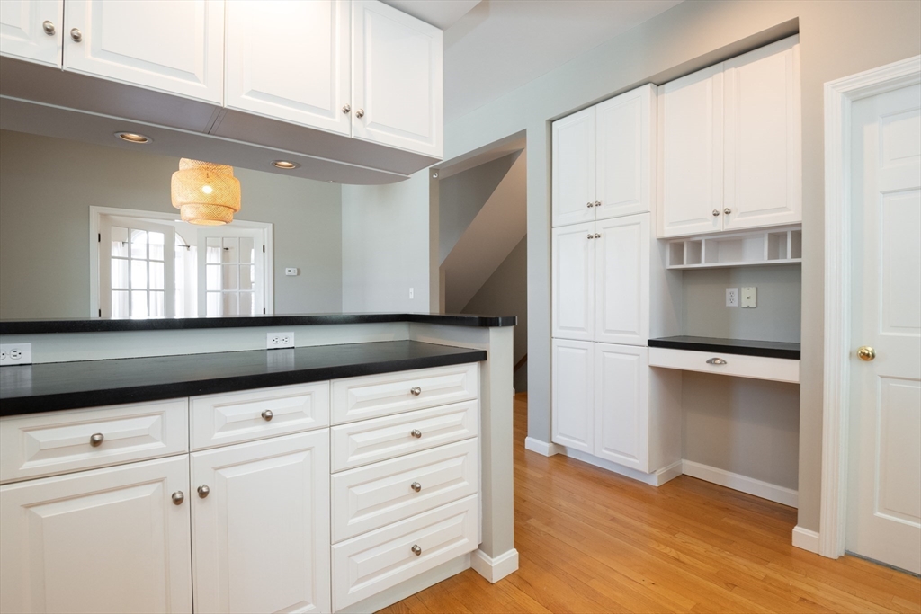 6-8 Devon Avenue, Unit 3 Beverly, MA 01915 - Photo 10 of 40