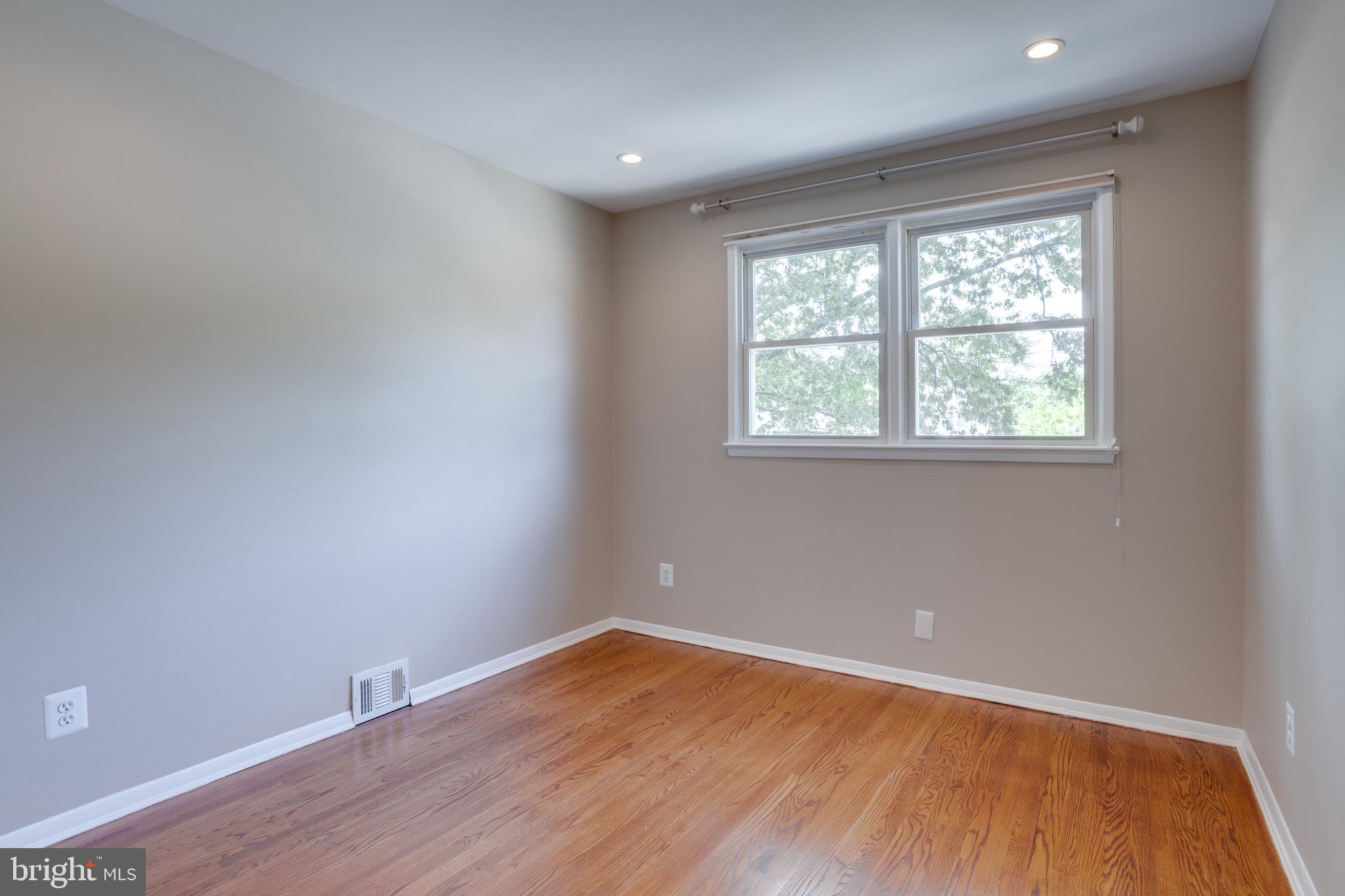 7419 Bath Street Springfield, VA 22150 - Photo 9 of 37 Gallery Image 9