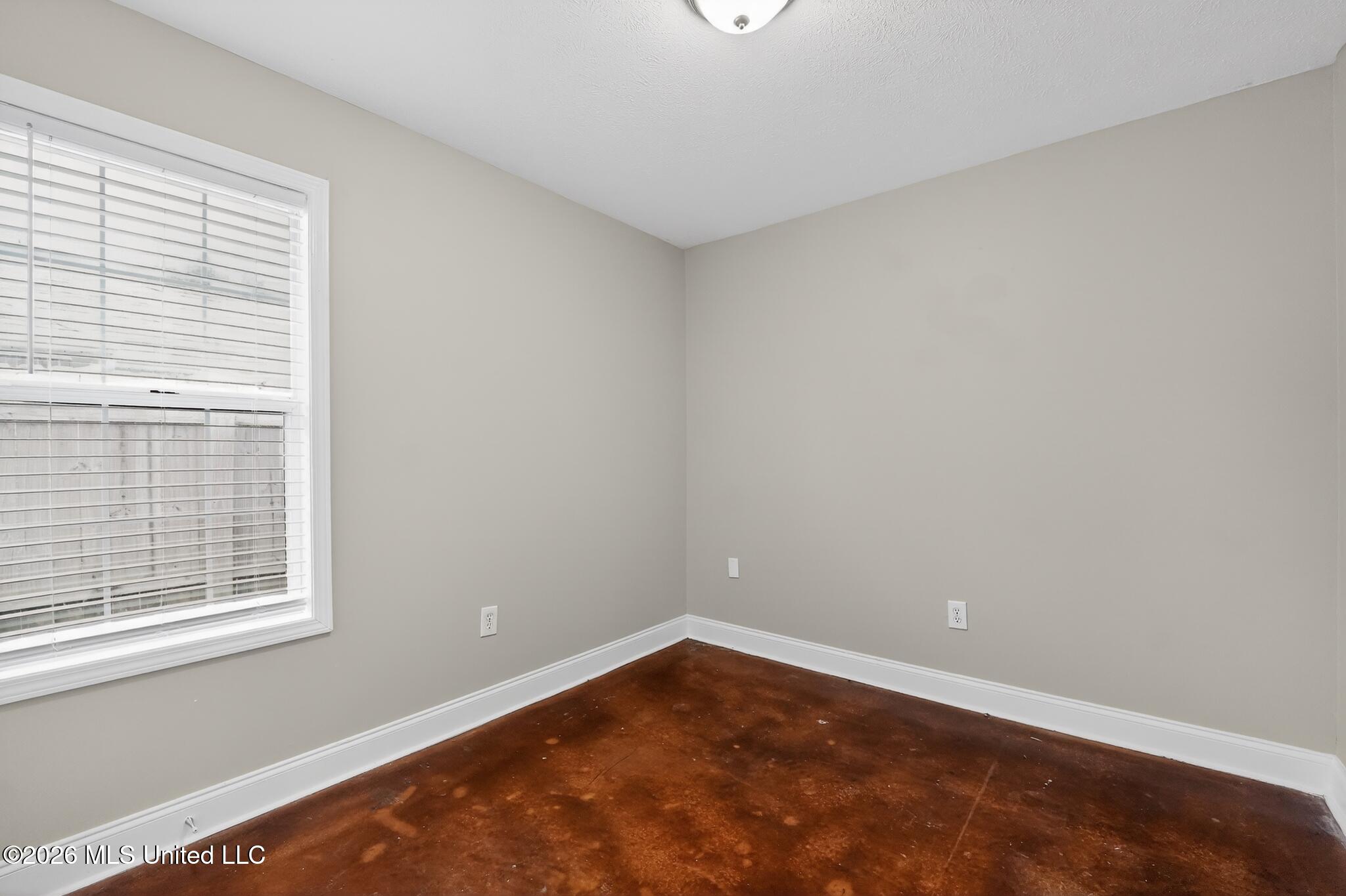 215 David Street Pearl, MS 39208 - Photo 5 of 15 07_215_David_St-Living_room-7590