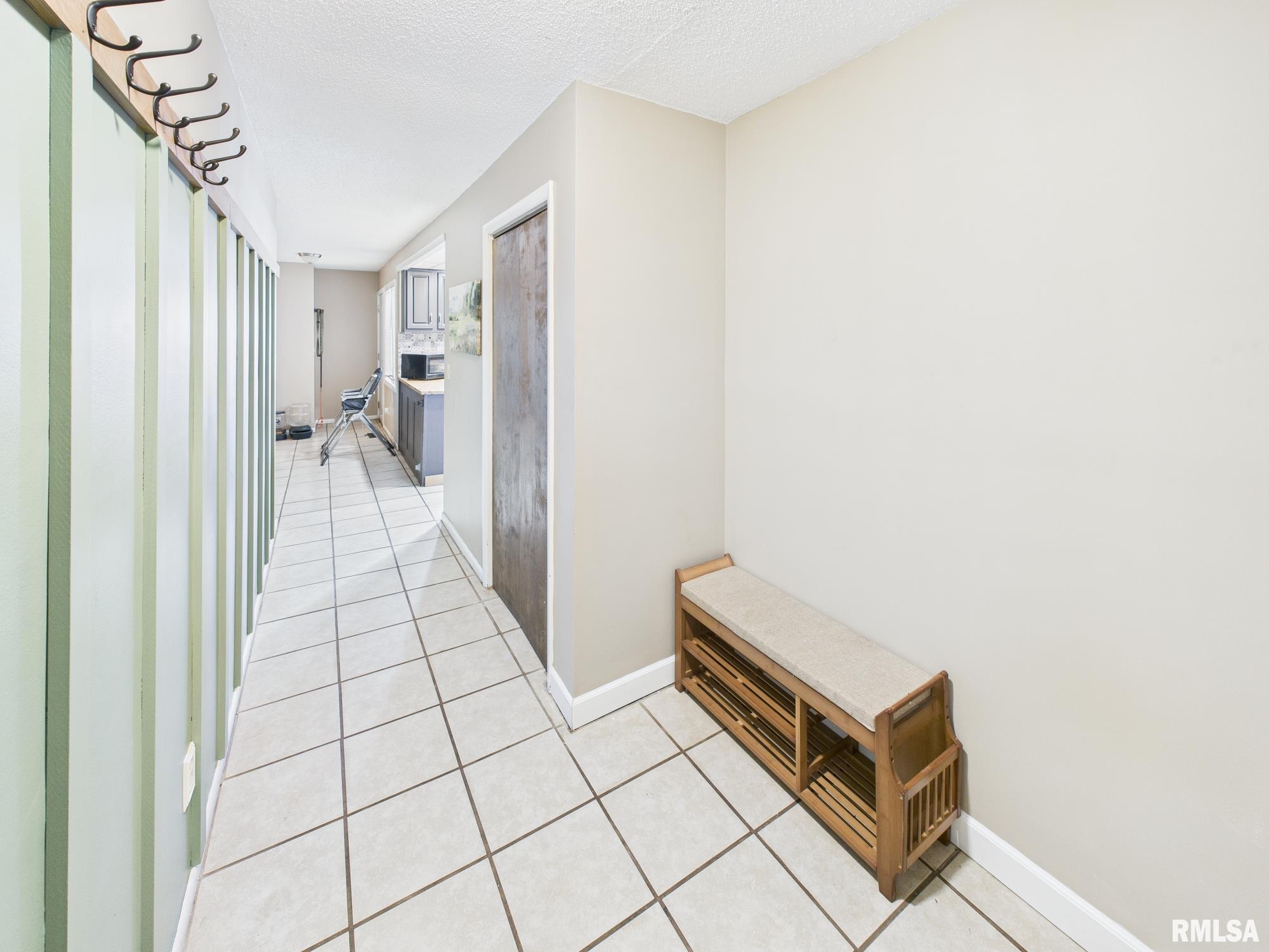 13 Hawthorn Lane Pleasant Plains, IL 62677 - Photo 2 of 33