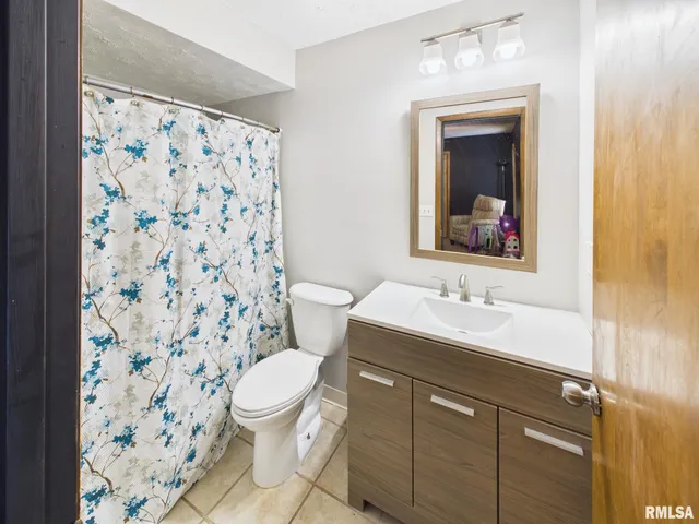 $220,000 | 13 Hawthorn Lane, Pleasant Plains, IL 62677