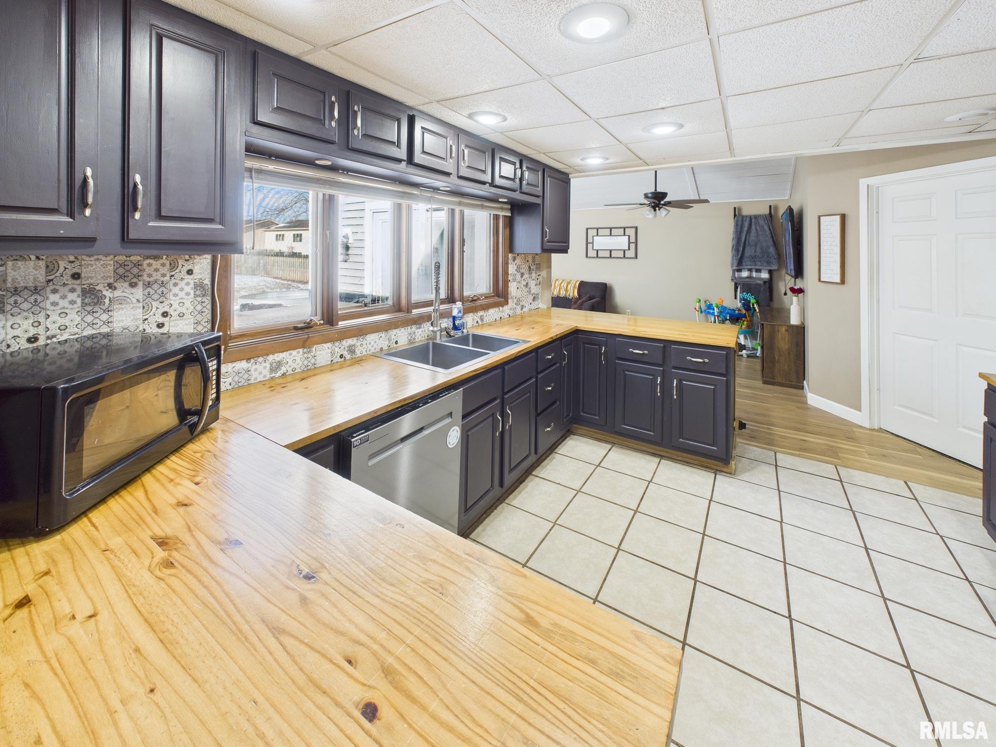 13 Hawthorn Lane Pleasant Plains, IL 62677 - Photo 4 of 33