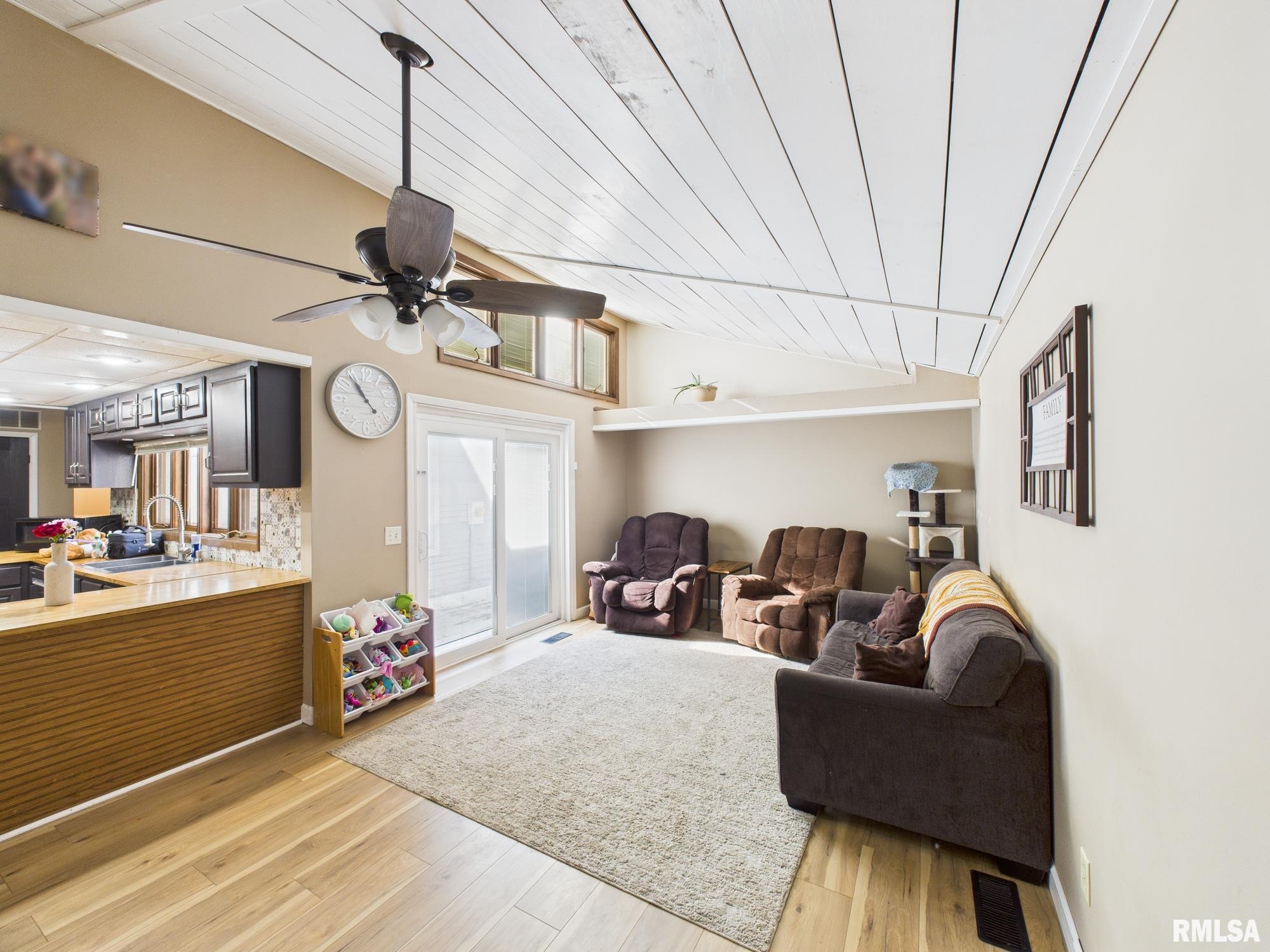 13 Hawthorn Lane Pleasant Plains, IL 62677 - Photo 8 of 33