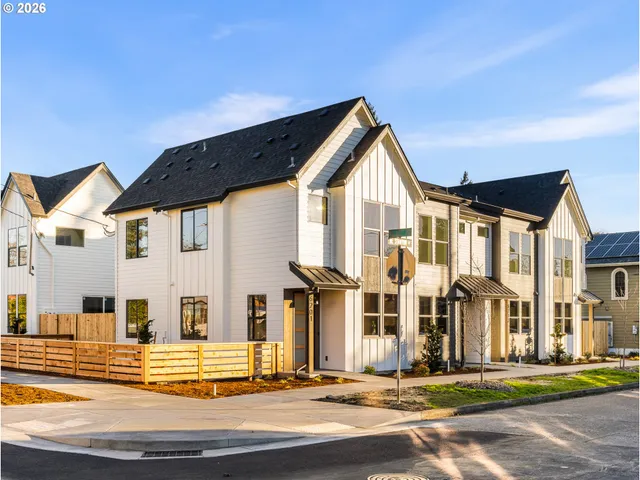 $419,900 | 6205 Northeast Stanton Street, Portland, OR 97213