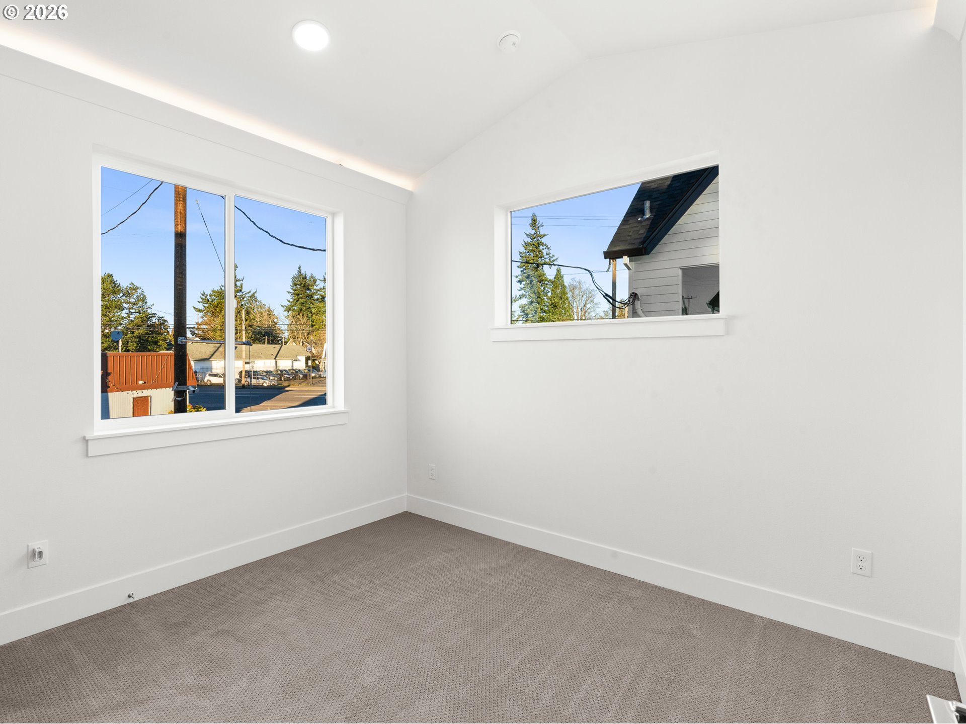 6205 Northeast Stanton Street Portland, OR 97213 - Photo 13 of 17