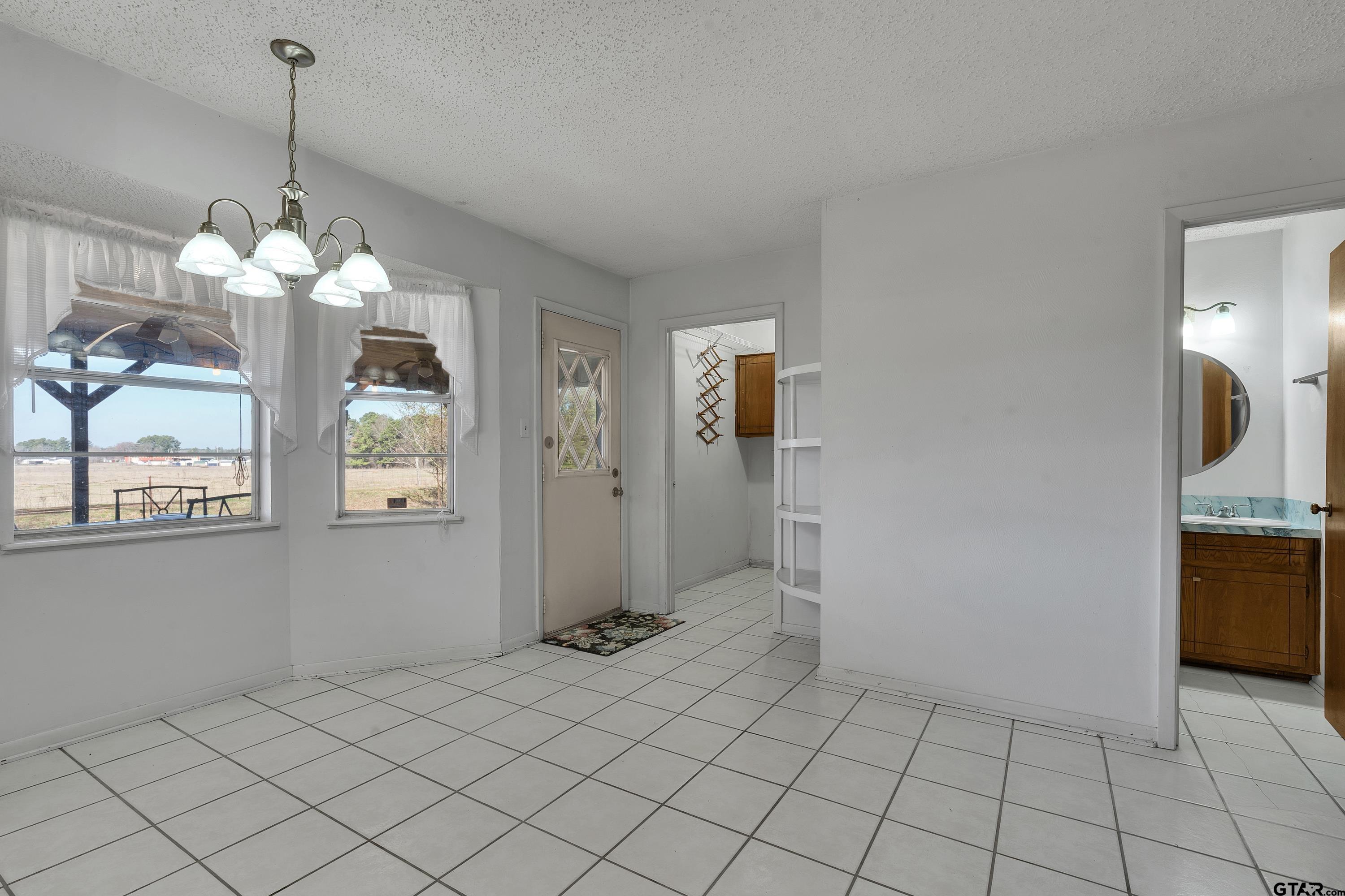 218 Stanley Road Longview, TX 75603 - Photo 8 of 35