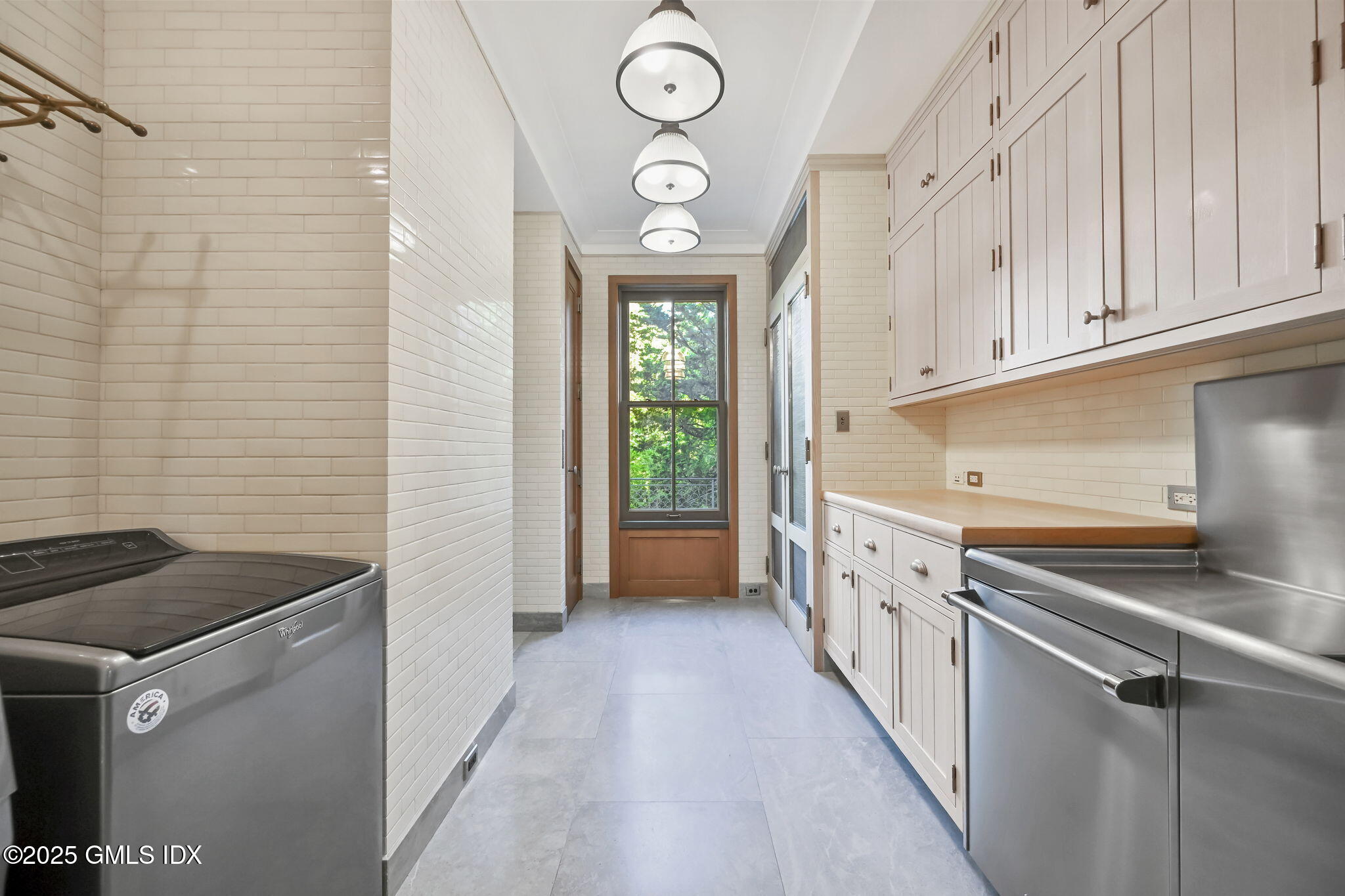 16 Martin Dale North Greenwich, CT 06830 - Photo 15 of 43 37-web-or-mls-16-martin-dale-n