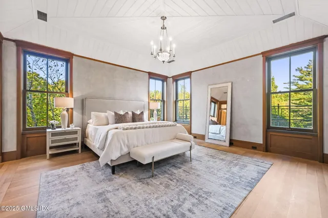 $6,500,000 | 16 Martin Dale, Greenwich, CT 06830