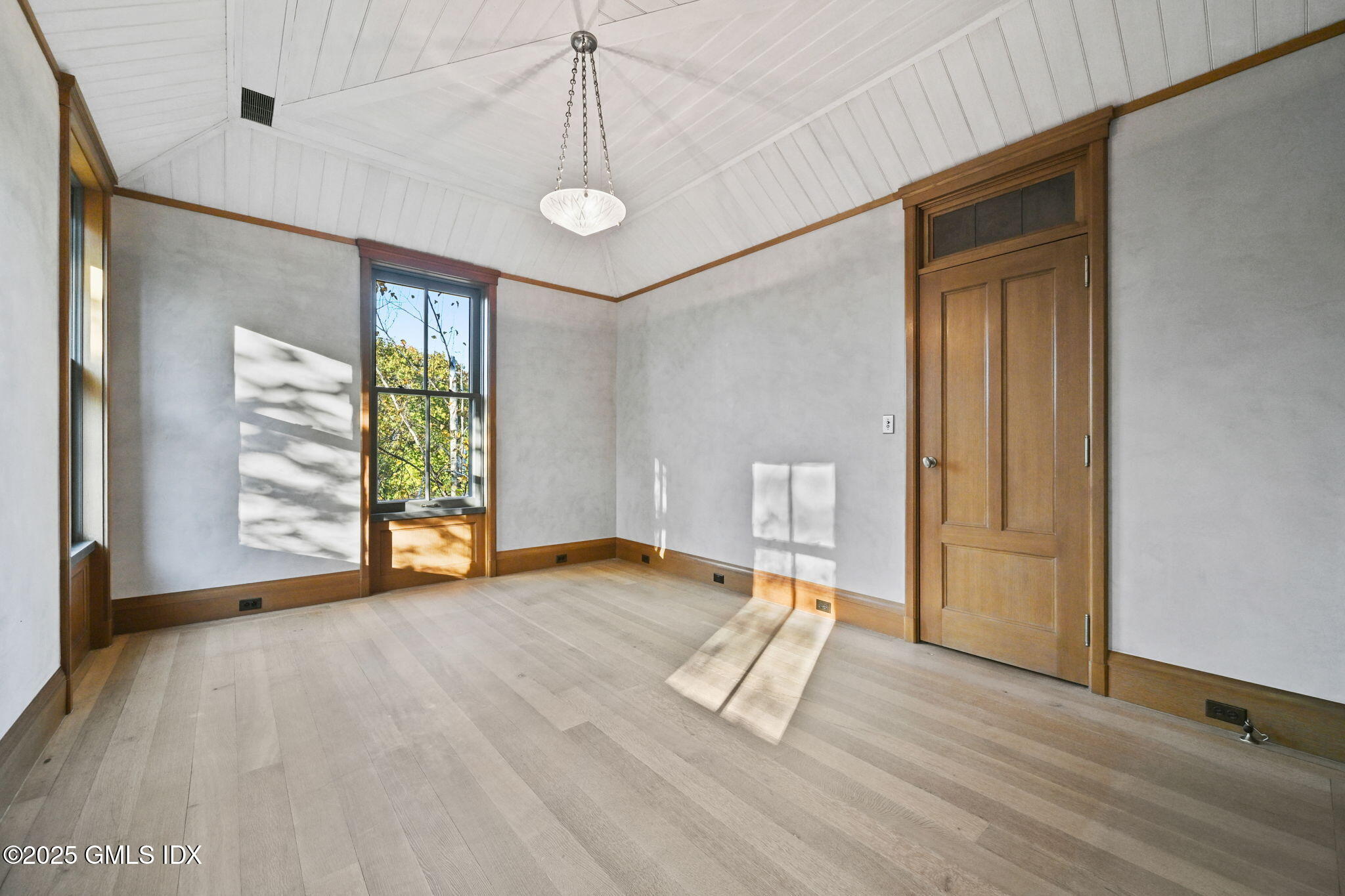 16 Martin Dale North Greenwich, CT 06830 - Photo 28 of 43 73-web-or-mls-16-martin-dale-n