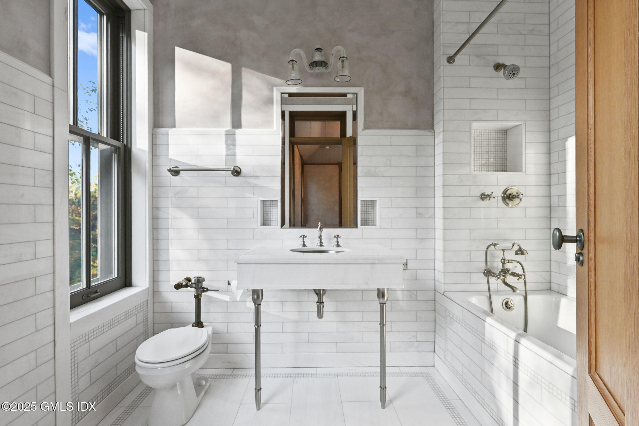 16 Martin Dale North Greenwich, CT 06830 - Photo 30 of 43 77-web-or-mls-16-martin-dale-n