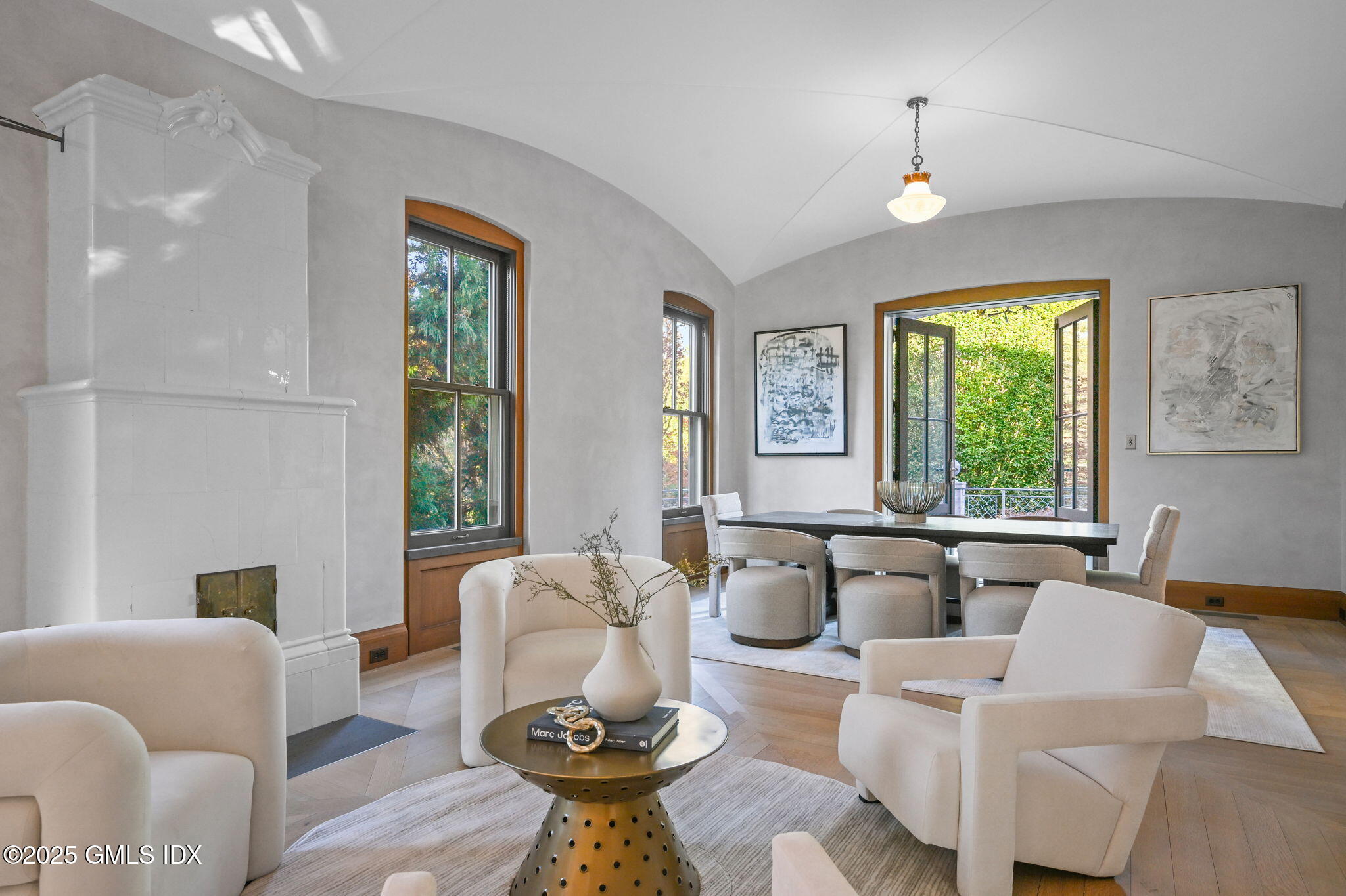 16 Martin Dale North Greenwich, CT 06830 - Photo 4 of 43 22-web-or-mls-16-martin-dale-n