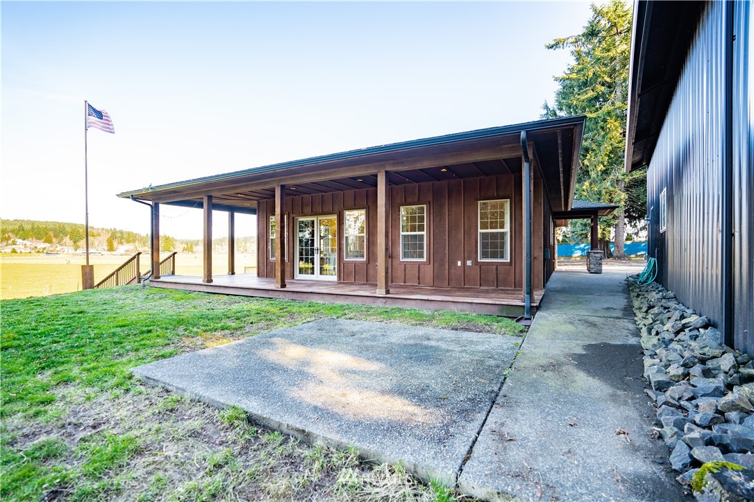 3116 Jackson Highway Chehalis, WA 98532 - Photo 33 of 40 a view of a house with backyard and porch