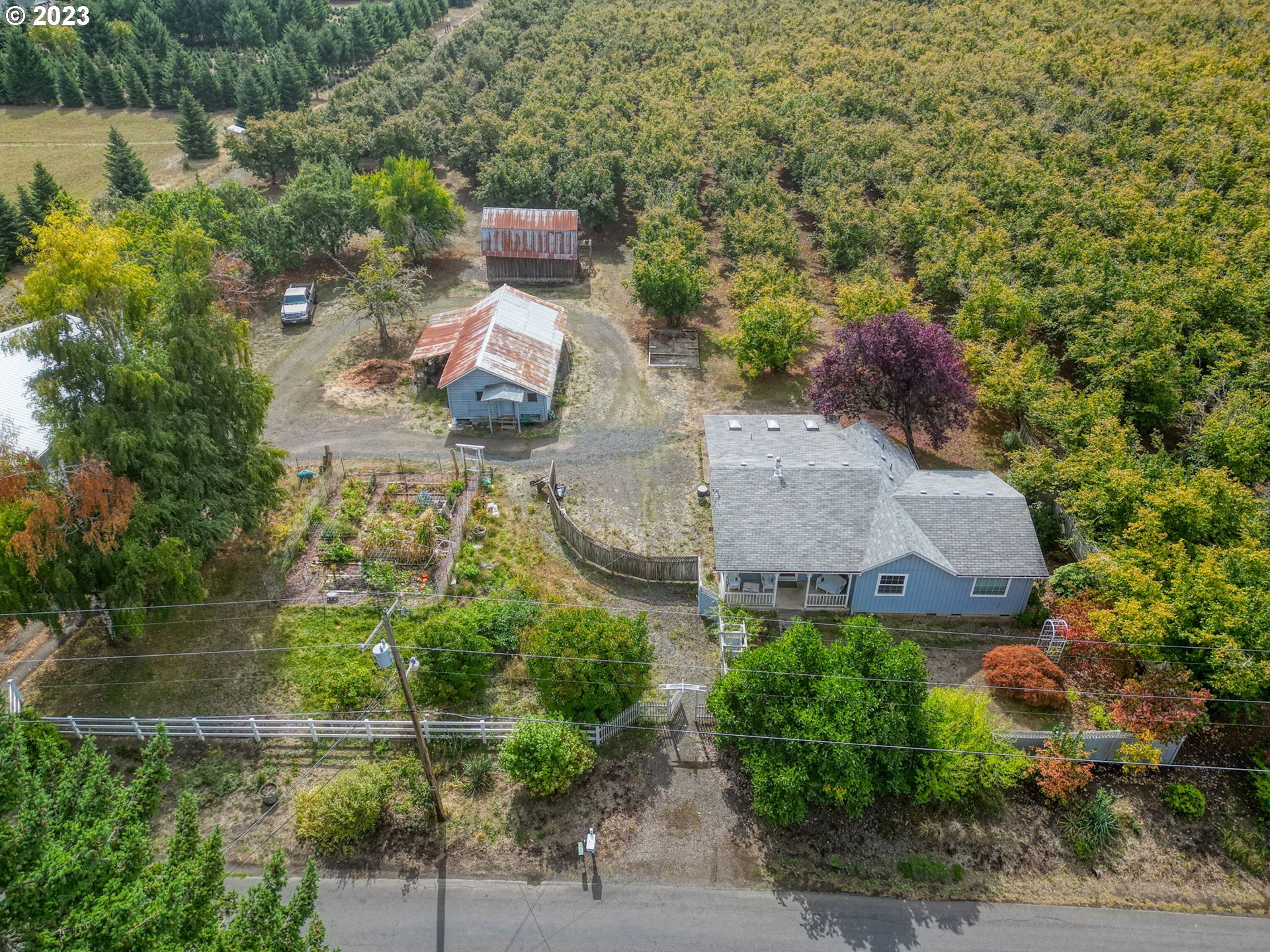 27334 Barker Road Eugene, OR 97402 - Photo 1 of 29 Gallery Image 1