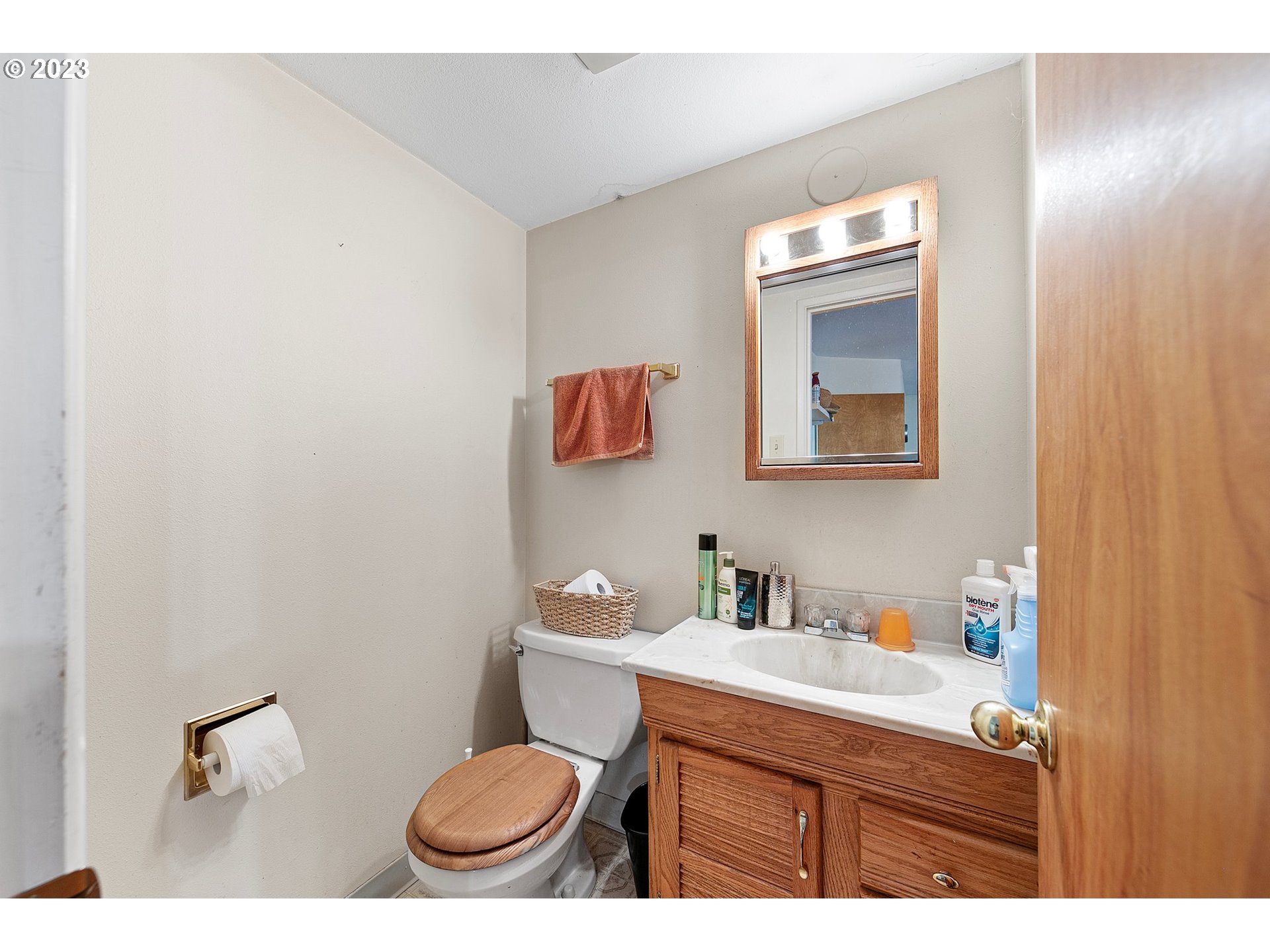 27334 Barker Road Eugene, OR 97402 - Photo 14 of 29 Gallery Image 14