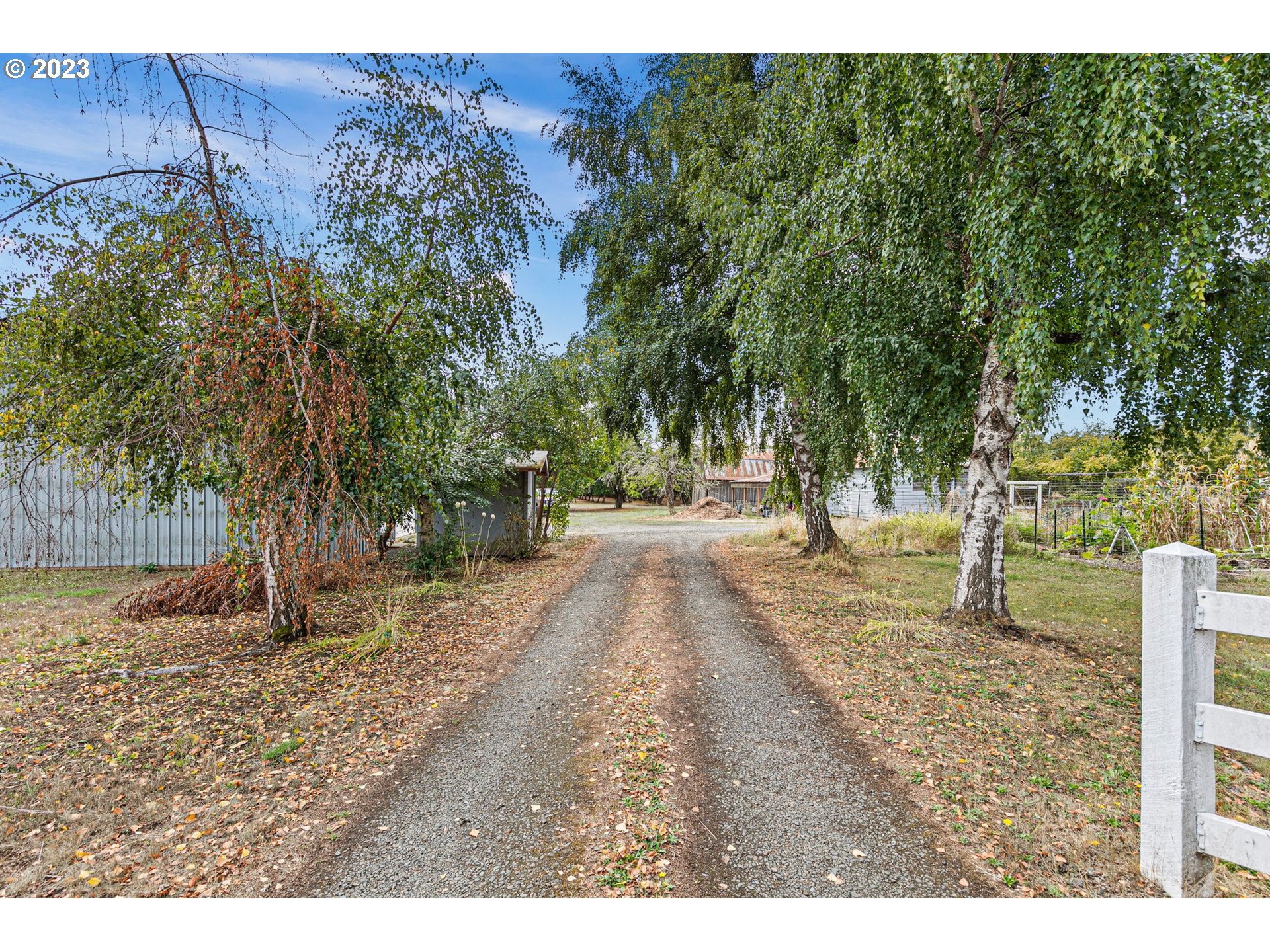 27334 Barker Road Eugene, OR 97402 - Photo 2 of 29 Gallery Image 2