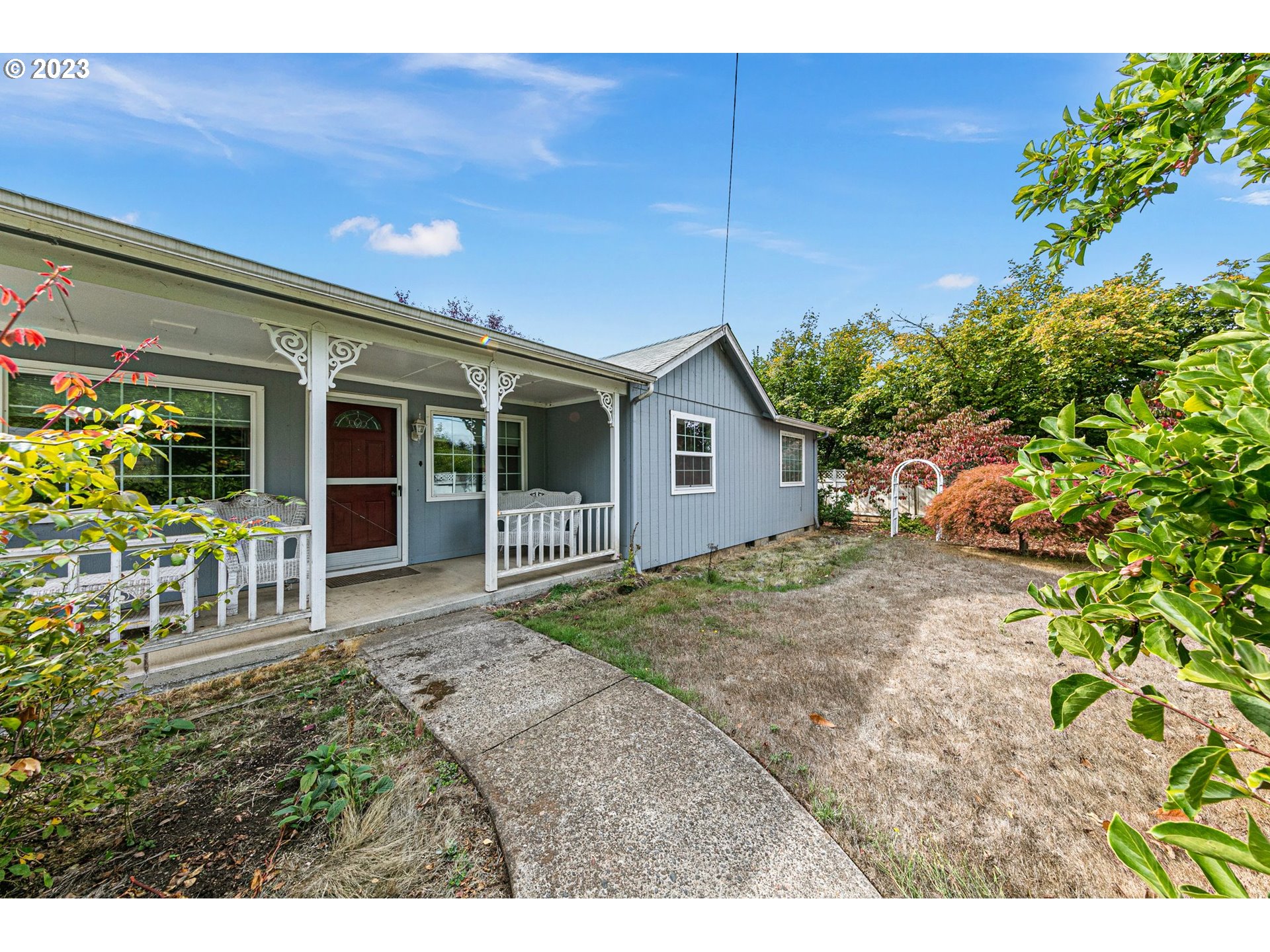 27334 Barker Road Eugene, OR 97402 - Photo 3 of 29 Gallery Image 3