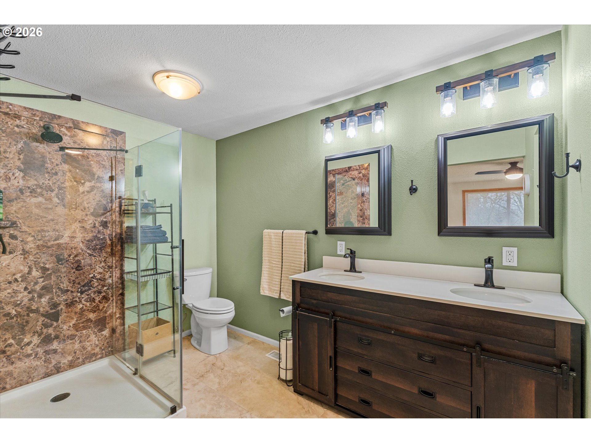 26314 Northeast 37th Avenue Ridgefield, WA 98642 - Photo 14 of 45 En Suite Bathroom