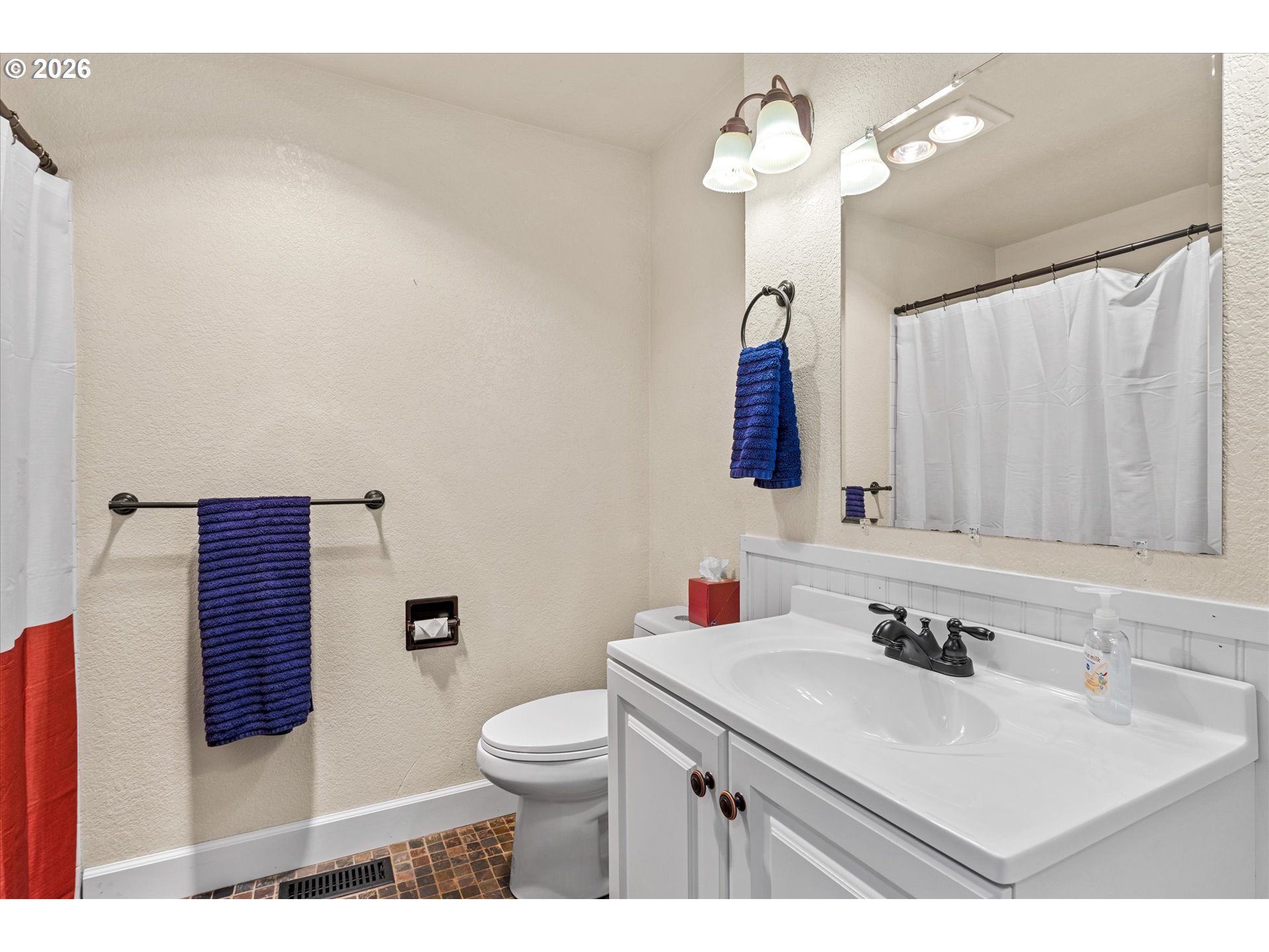 26314 Northeast 37th Avenue Ridgefield, WA 98642 - Photo 18 of 45 Bathroom