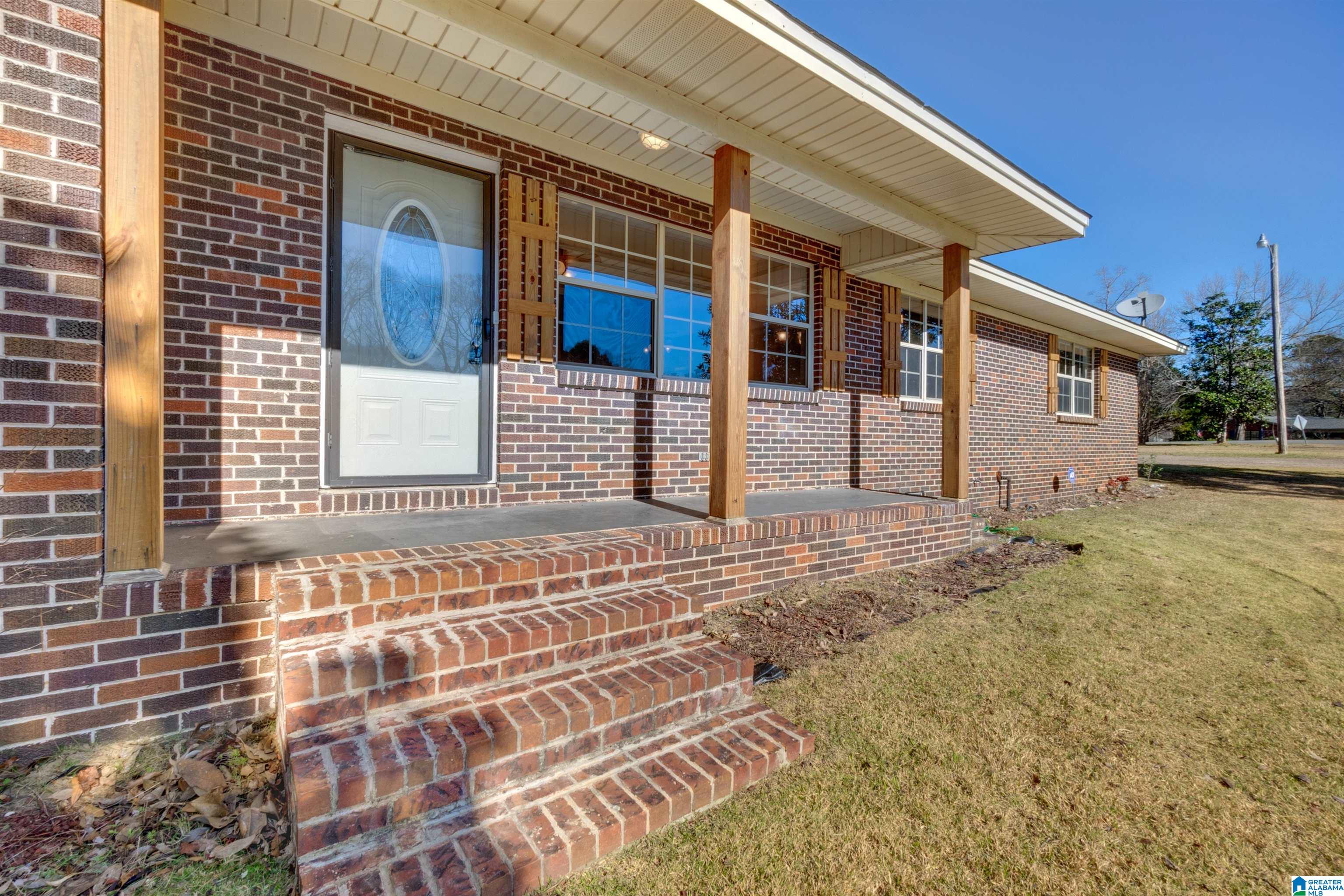 100 Kevin Lane Clanton, AL 35045 - Photo 2 of 38