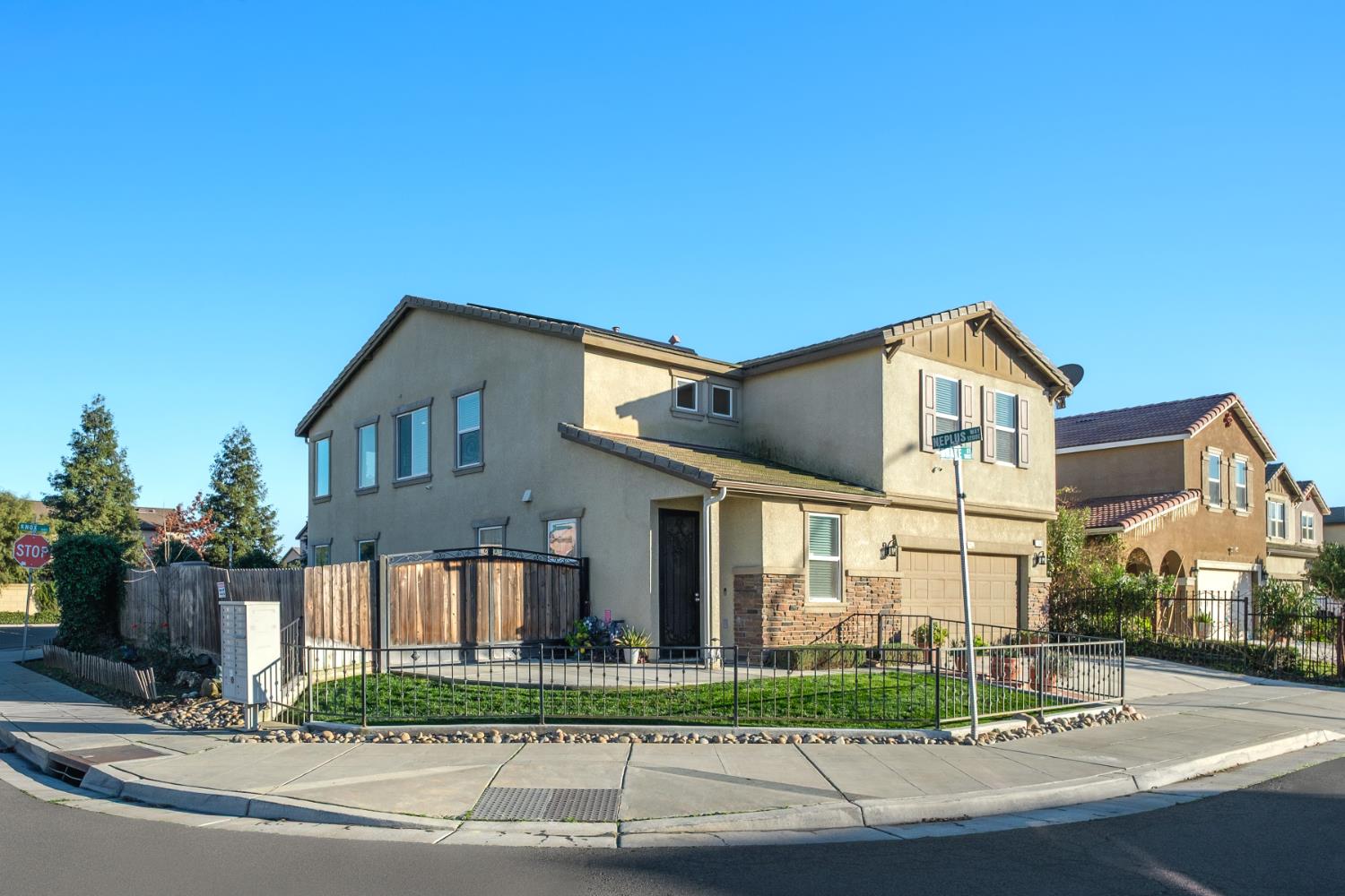 153 Drake Street Madera, CA 93638 - Photo 34 of 34 a front view of a house with a yard