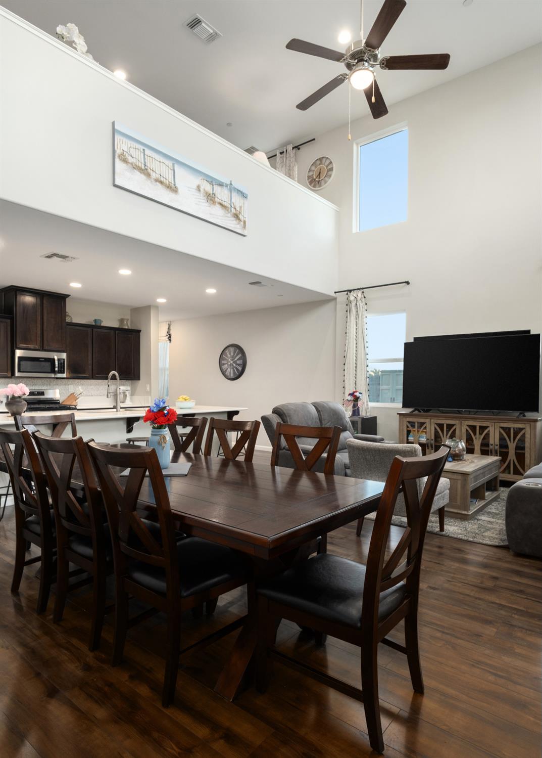 153 Drake Street Madera, CA 93638 - Photo 8 of 34 a view of a dining area with furniture