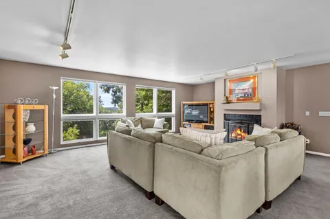 $1,090,000 | N4636 County Road V, Poynette, WI 53955