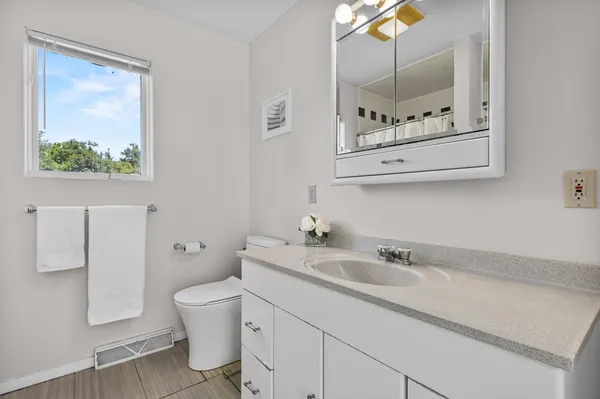 $1,090,000 | N4636 County Road V, Poynette, WI 53955