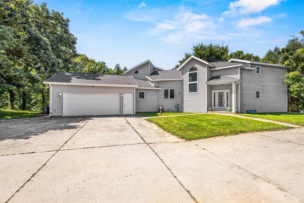 $1,090,000 | N4636 County Road V, Poynette, WI 53955