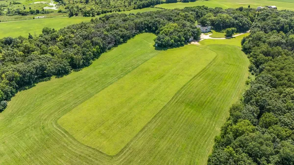 $1,090,000 | N4636 County Road V, Poynette, WI 53955
