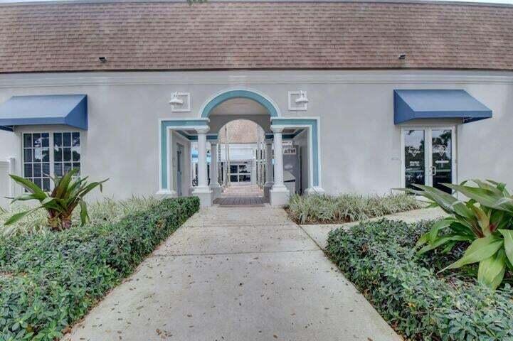 122 Capri B Delray Beach, FL 33484 - Photo 18 of 29 20221114190548145273000000-o