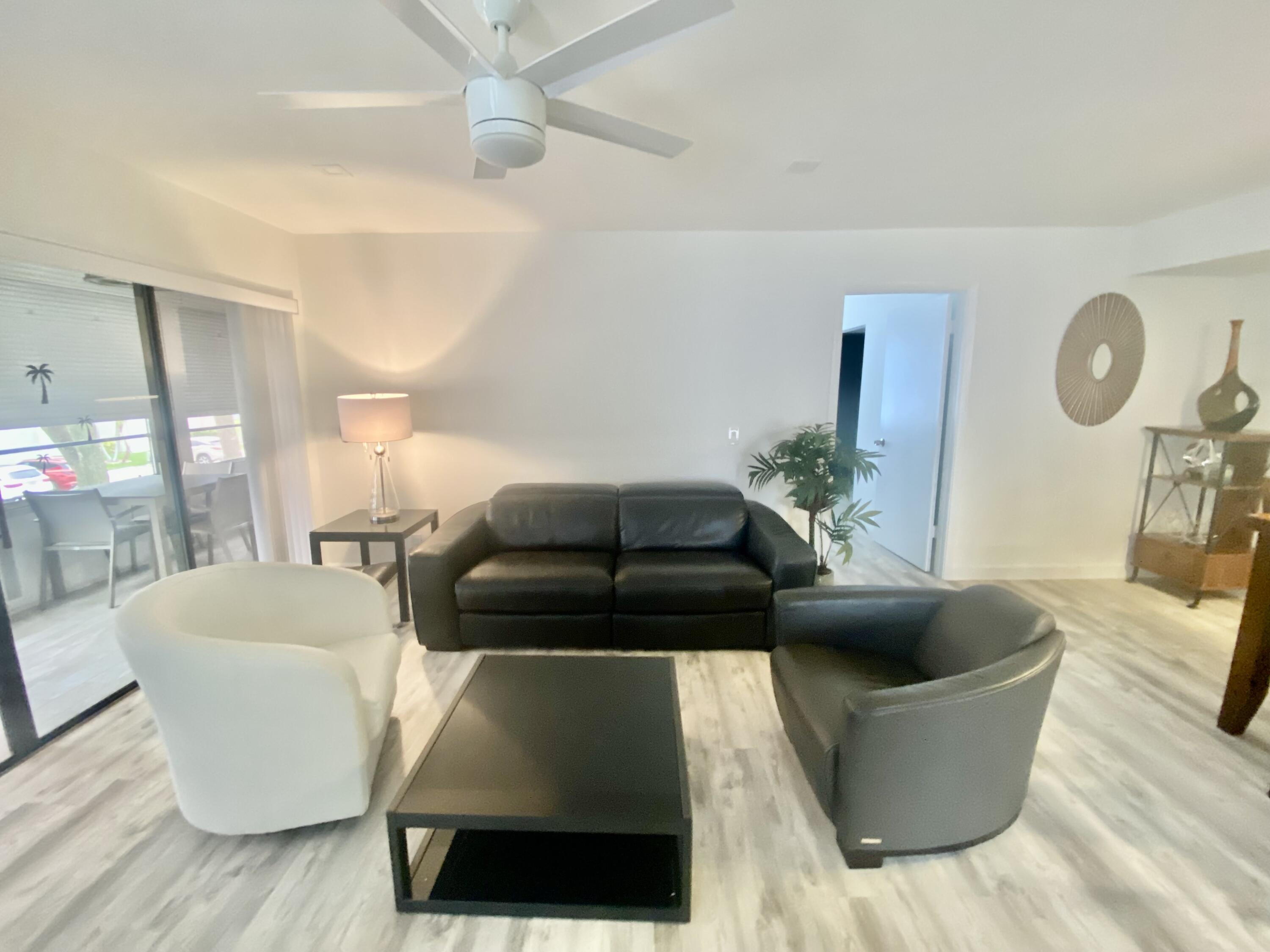 122 Capri B Delray Beach, FL 33484 - Photo 2 of 29 IMG-1552