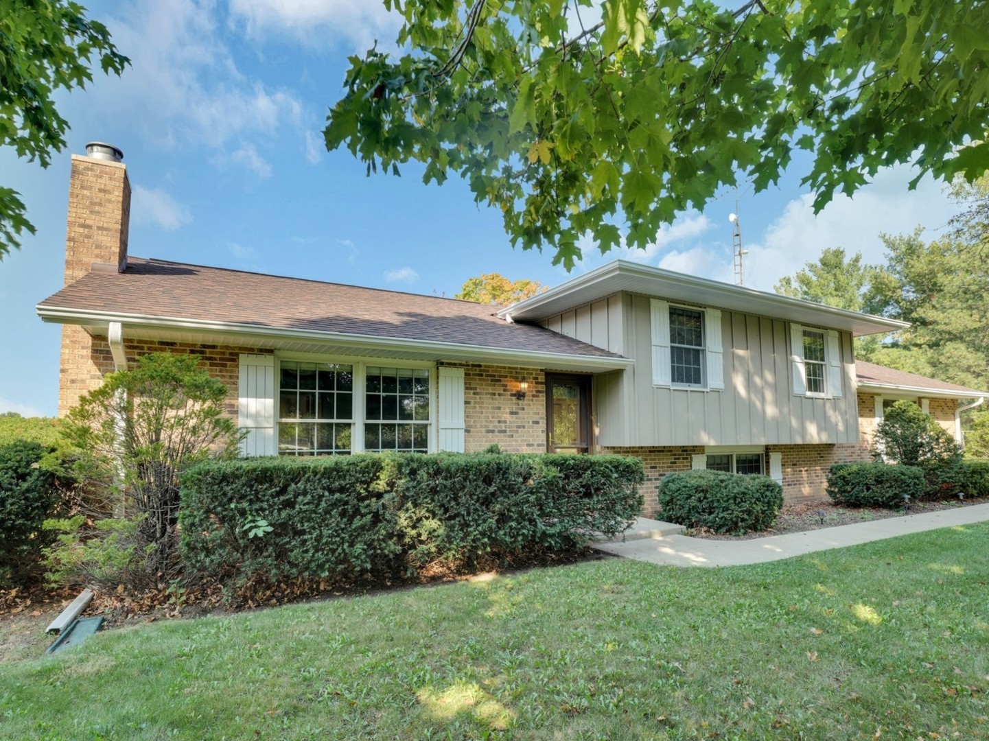 3303 Vermont Road Woodstock, IL 60098 - Photo 1 of 68