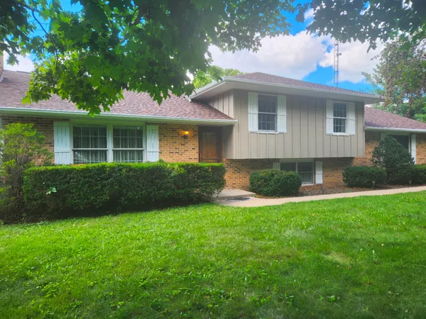 $698,499 | 3303 Vermont Road, Woodstock, IL 60098