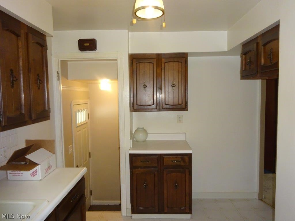 6391 Monmouth Road Parma, OH 44129 - Photo 3 of 10